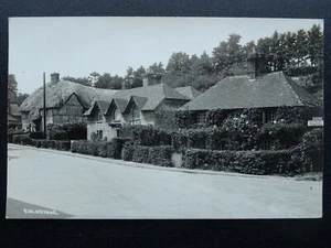 Wiltshire ERLESTOKE Lower Road Cottages c1930s RP Postcard - Picture 1 of 2