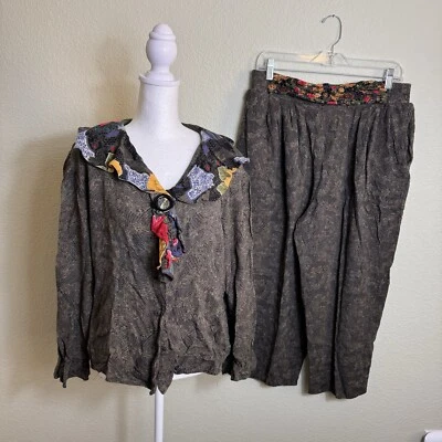 Norton McNaughton Women's 2-Piece Pant Set Size 16  Cropped Black and Tan Floral - Image 1 of 4