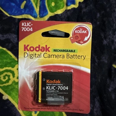 正品柯达 KLIC-7004 电池 3.6V. 1000 mAh NOS Mfg Date 09/2010 — 第 1/2 张图片
