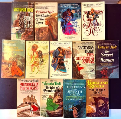 Lot Of 13 Victoria Holt Vintage Gothic Romance Paperback Books The Judas Kiss Foto 1 de 4