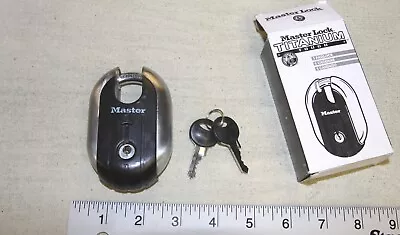 Master Lock model 187 titanium padlock - New - Image 1 of 4
