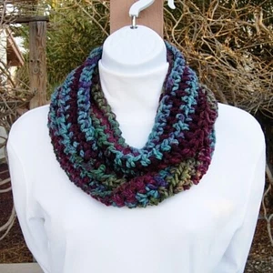 Mujer Pequeña Invierno Corto INFINITY CAPUCHA BUFANDA BORGOÑA ROJO AZUL VERDE, GANCHILLO - Imagen 1 de 11