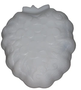 VTG White Milk Glass Candy Trinket Tray~Grapes~Vines~Autumn~Harvest~Retro~MCM - Picture 1 of 3