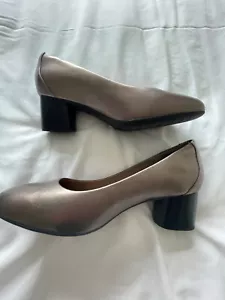 Ladies Clarks 'Freva 55 Court' Smart Mid Heel Court Shoes - BNWOB - Size 6 - Picture 1 of 4