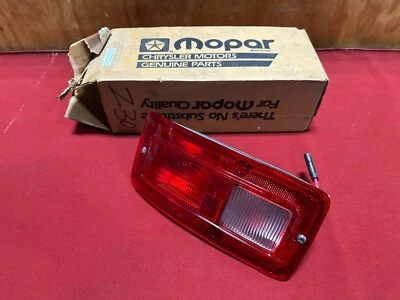 LUZ TRASERA DODGE VAN MOPAR 4034099 B100 B200 B300 70-77 NUEVA DE STOCK 1970-1977 Foto 1 de 4