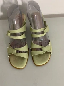 BEAUTIFEEL Brand Women’s 41 or US 10 Green Leather Comfort Strappy Sandals Heels - Picture 1 of 13