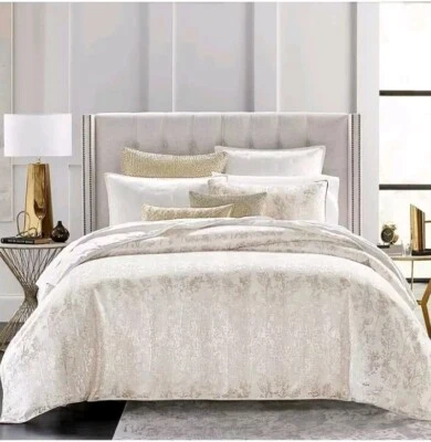 Juego de edredón de 4 piezas Hudson Park FOGLIA King ¡Precio de venta sugerido por el fabricante $980! 😍 Foto 1 de 4