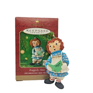 Vintage 2001 Hallmark Keepsake Ornament Raggedy Ann Singing Christmas Carols - Picture 1 of 13