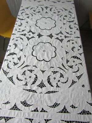 travail artisanal ancienne nappe en lin+ broderie madère excellent état 210X185 - Imagen 1 de 4