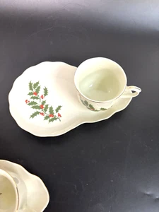 "Holly & Berry" Fine China  4 Tea Plates & Cups Japan - Picture 1 of 13