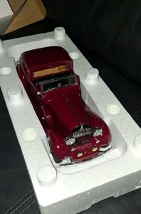 Danbury Mint 1938 Rolls-Royce Phantom III, Dark Red, 1:24, Nice, Boxed New - Picture 1 of 9