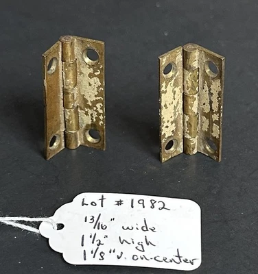 #1982–DUAS (2) dobradiças estreitas vintage de latão maciço 4 furos 13/16” com x 1 1/2” h. - Imagem 1 de 4