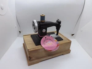 novelty sewing box drawer with 10 cotton reels sewing machine singer needle pin - Picture 1 of 6