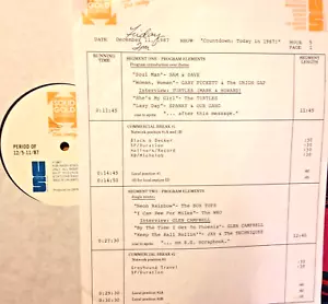 11/11/87 SOLID GOLD SCRAPBOOK SALUTES NOV. BIRTHDAYS: MARY TRAVERS, TOM FOGERTY - Picture 1 of 2