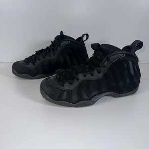 Nike Air Foamposite One PRM Triple Black Suede 575420-006 Size 9.5 - Picture 1 of 16