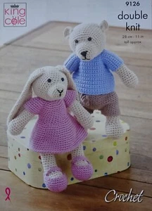 King Cole Häkelanleitung doppelt gestrickt DK Spielzeug Bär, Hase 11" -9126 - Bild 1 von 2