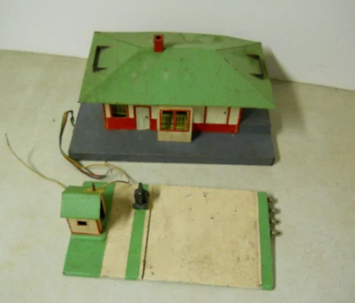 American Flyer 755 Vintage S Gauge Mystic Talking Train Station & Crossing Gate - Image 1 of 4