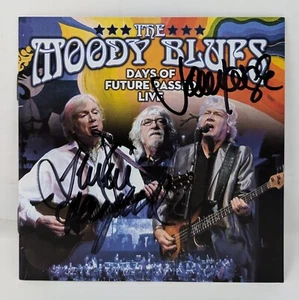 CD firmado por The Moody Blues Justin Hayward John Lodge Days of Future pasado en vivo - Imagen 1 de 5