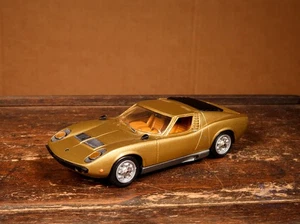 Illustra Models England Lamborghini Miura P400 oro hecho a mano metal pesado 1/43 - Imagen 1 de 6