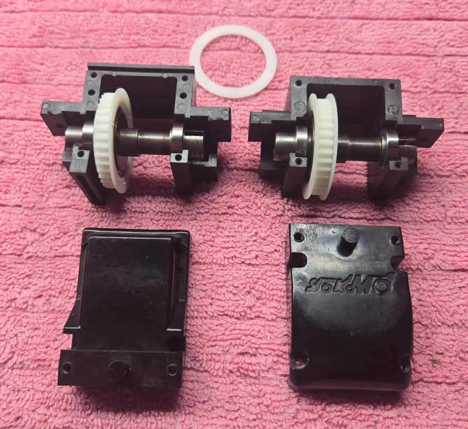 Vintage yokomo 870c yz10 works yr4 F/R bulkheads, bulkhead caps and diffs - Image 1 of 1