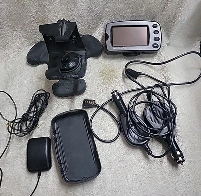 Garmin StreetPilot 2720 GPS Navigation Bundle  2 Car Chargers, Heavy Base/port - Image 1 of 4