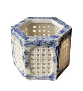 Chinese Export Hexagonal Blue and White Porcelain Vase - Picture 1 of 7