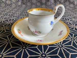 Mokkatasse + Untertasse Meissen mit Streublumen, Schwanenhals - Bild 1 von 5
