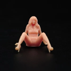 3D Pretty Gir Miniatures 1:64 Figure Street Photography Scena Auto Modellismo Giocattoli - Foto 1 di 4