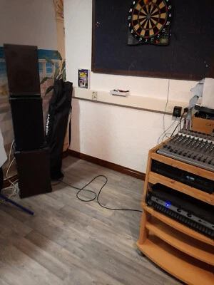 PA-Anlage mit Verstärker, Mischpult 16 Kanäle, CD-Player, 6 Lautsprecher, Rack - Bild 1 von 4