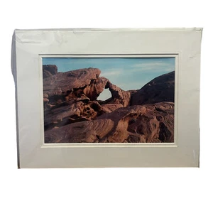 Valley of Fire State Park Bogen signiertes Foto mattiert 12 x 16 Lynda Chen'e Neu im Karton - Bild 1 von 4
