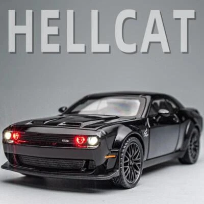 Литая автомобильная игрушка Dodge Challenger Hellcat масштаба 1:32 — откат со звуком и светом - Изображение 1 из 4