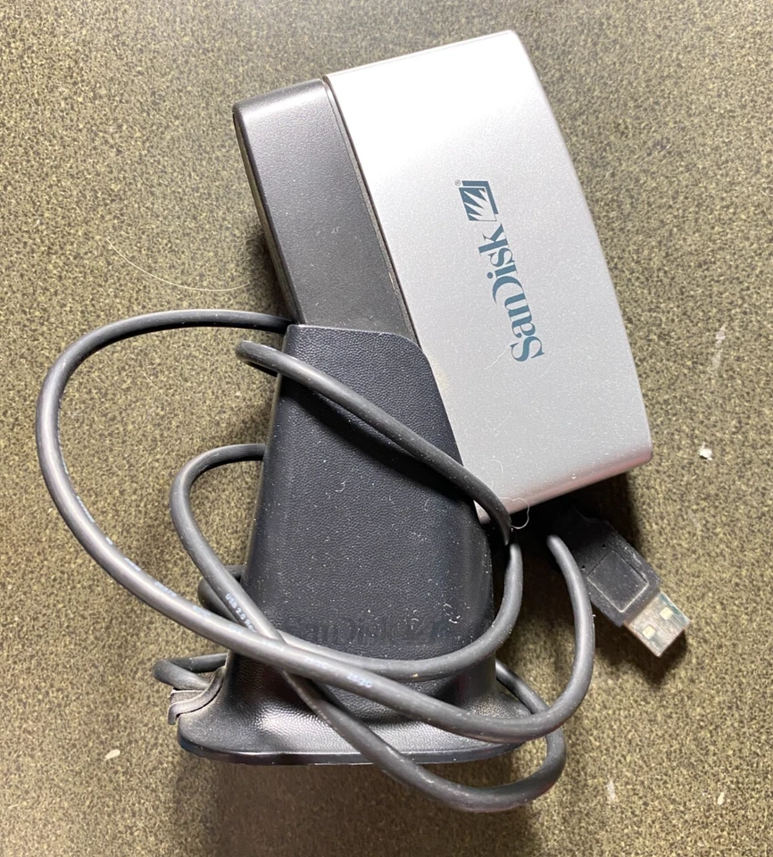 SanDisk ImageMate 8-in-1 USB 2.0 Hi-Speed Card Reader SDDR-88 w/ Portal Stand - Изображение 1 из 4