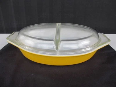 Pyrex Yellow Daisy “Sunflower” 1.5 Qt Divided Casserole Dish w. Clear Lid 945-C - Image 1 of 4