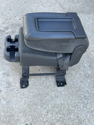 03-2007 Chevy Silverado Avalanche GMC Sierra asiento de salto consola de piso central gris Foto 1 de 4