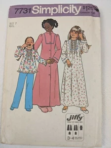 Pijama vestido de noche para niñas Simplicity 7731 talla 7 - Imagen 1 de 2