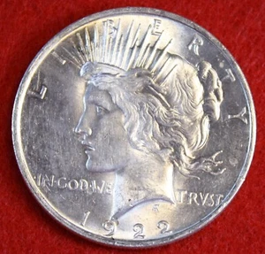 1922-P Peace Dollar 90% Silver Coin High Grade PE338 - Picture 1 of 2