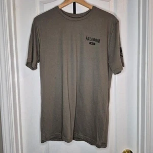 Under Armour Freedom T-shirt in khaki and black - Picture 1 of 5