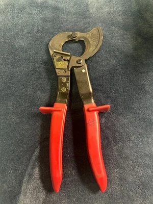KLEIN Tools 63060 Ratcheting Cable Cutter - Image 1 of 4