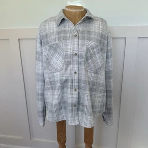 Beach Lunch Lounge Flannel Shacket Women’s Large Gray Plaid Button Up Warm Fall - Picture 1 of 10