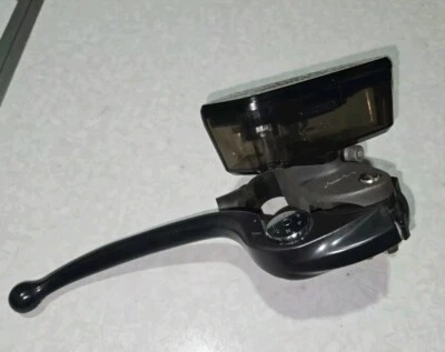 Kawasaki Z1000 2014-2016 cilindro-assy-master, delantero 43015-0590 (leer detalles) Foto 1 de 4