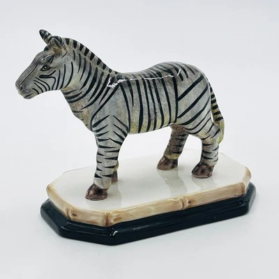 Raymond Waites Empire CIC Zebra on Base Ceramic Figurine - Изображение 1 из 4