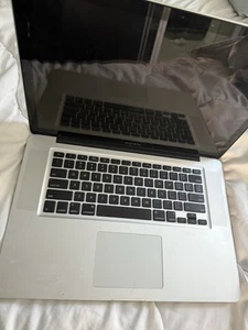 Apple MacBook Pro À Réparer Modèle A1286 - (675) - Photo 1 sur 9