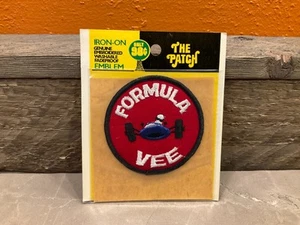 True Vintage FORMULA VEE Racing Car Race Logo Emblem Bügelbild Patch 70er NEU - Bild 1 von 4