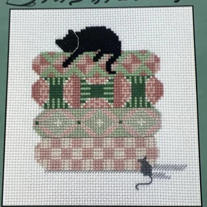 Diane Graebner Design 1995 Cats & Quilts Cat & Mouse Cross Stitch Pattern - Picture 1 of 5