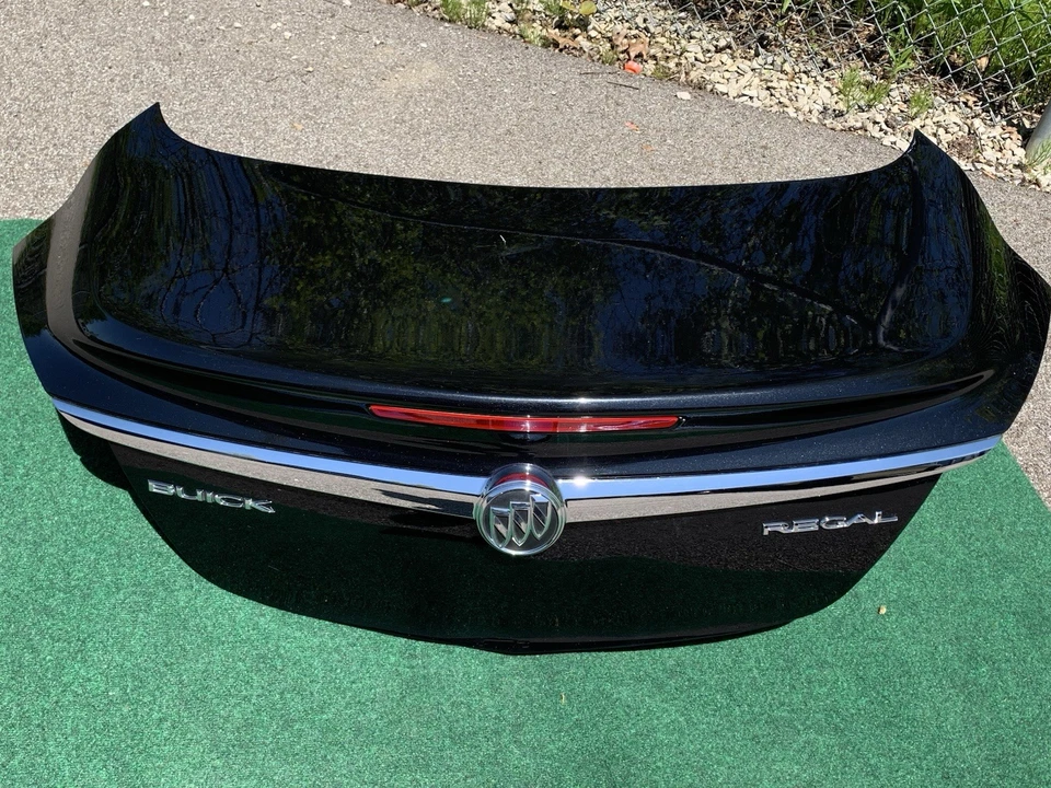 2011-2013 Buick REGAL Sedan tampa traseira porta-malas sem spoiler preto fabricante de equipamento original - Imagem 1 de 4
