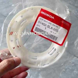 Genuine OEM Front Spring Upper Clip Seat 51402-SLA-003 Fits 08-13 Honda Jazz Fit - Picture 1 of 7
