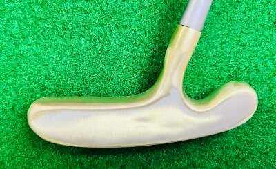 Vintage, Refinished, Acushnet “Bulls Eye”, Standard Flange Rt Handed Putter - Image 1 of 4