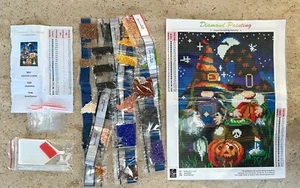 Kit de Pintura Diamante Arte 5D Adultos Halloween Gnomos 13.3 x 9.5 NUEVO Paquete Sellado - Imagen 1 de 5