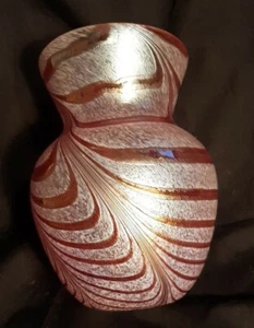 Vaso in vetro artistico vintage rosa iridescente scintillante vortice 6", Teleflora, ottimo - Foto 1 di 9