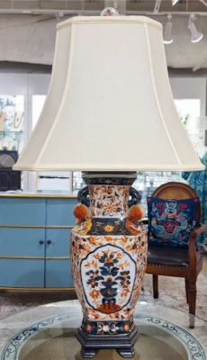 Lámpara de mesa con jarrón hexagonal de porcelana Imari con base de madera-30""H Foto 1 de 4